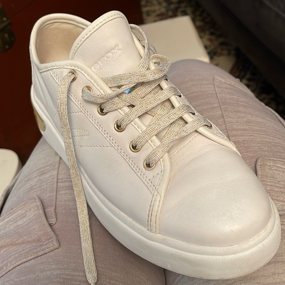 Geox D Ottoya,Women's sneakers Geox D OTTAYA,understated glam,worn a few times. - Picture 3 of 9